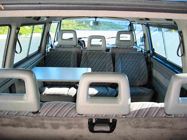 T3 mit 3 rckwrts-Sitzen